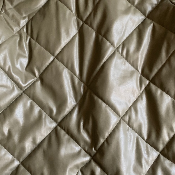 Calvin Klein brand new Quilted pleather puffer. It is a xl. - Picture 5 of 11